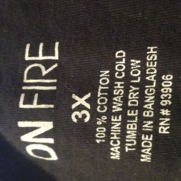 Women's 3x ON FIRE Graphic T-Shirt Feels more like a 2x - Picture 5 of 5